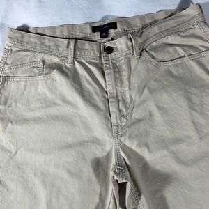 Banana Republic mens beige lightweight 9.5" inseam carpenter shorts - size 33